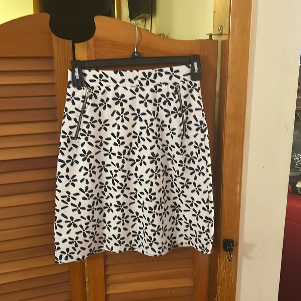 Le Lis Black and White A-Line Skirt
